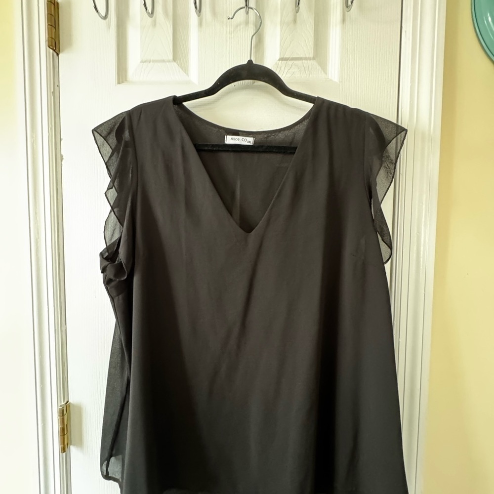 Alice & Co  Sleeveless Ruffled Blouse